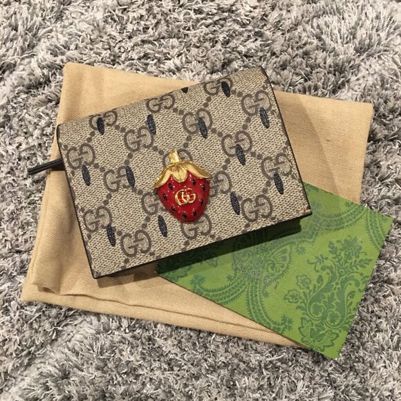 Gucci Card Case Wallet with Strawberry Canvas - Picture 2 of 9
